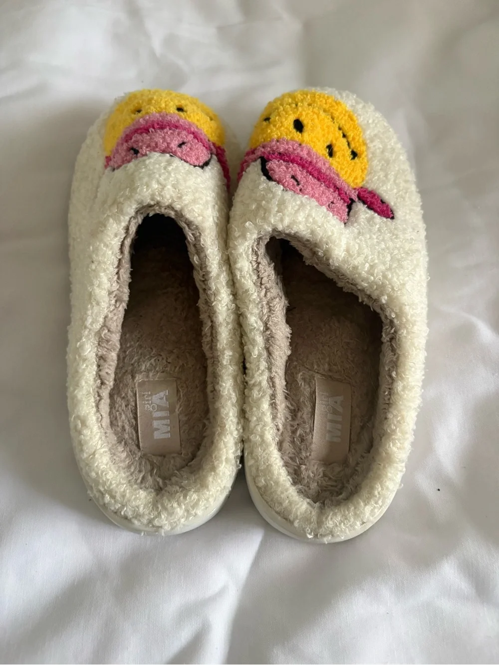 MIA Women’s Slippers with yellow smiley face and pink hat